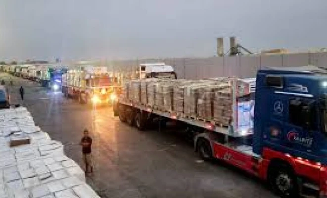 دخول 260 شاحنة إلى غزة اليوم الإثنين