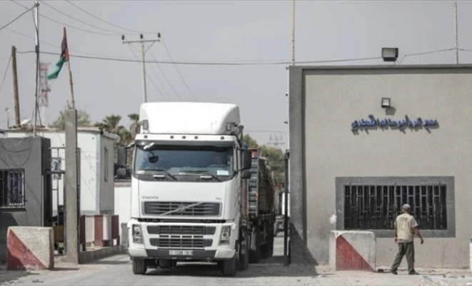 لوائح اتهام ضد 12 مستوطنًا بينهم جنود بتهمة تهريب بضائع إلى غزة