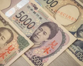 الين الياباني يتجه لتسجيل أكبر ارتفاع أسبوعي