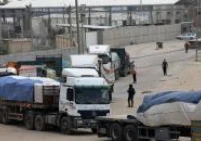 بعد إغلاق لشهر ونصف.. دخول 89 شاحنة إلى غزة عبر معبر زيكيم