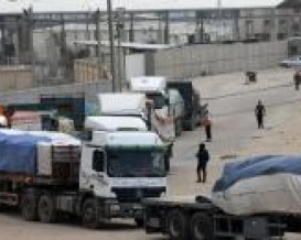 بعد إغلاق لشهر ونصف.. دخول 89 شاحنة إلى غزة عبر معبر زيكيم