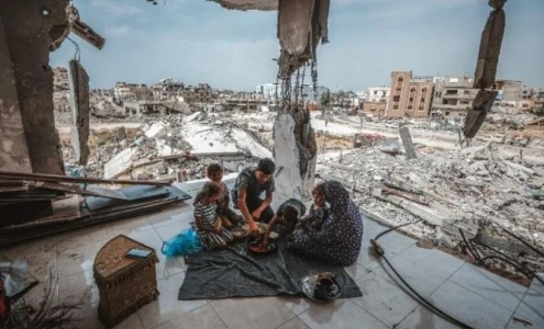 ألف دولار لا تكفي للمعيشة.. الغلاء يطحن المواطنين في قطاع غزة