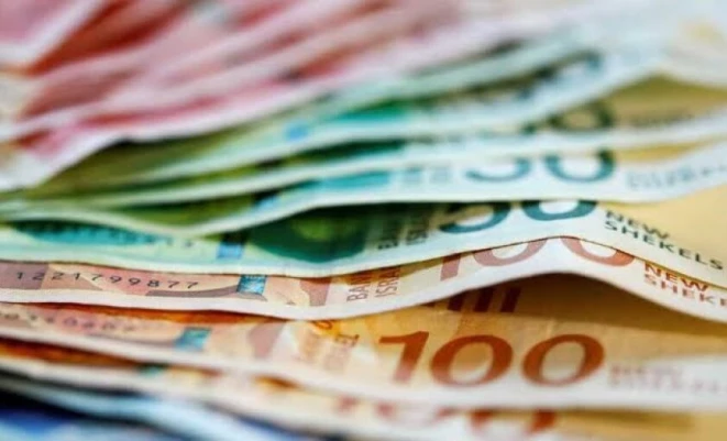 800 مليون شيكل.. كلفة فوائد ديون الحكومة للبنوك سنوياً
