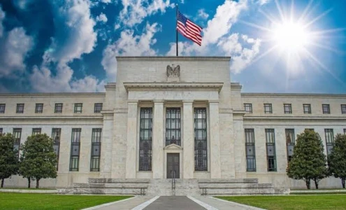 لأول مرة منذ 3 سنوات.. الفيدرالي الأميركي يرفع سعر الفائدة