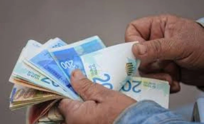 المالية تعلن غداً موعد صرف رواتب الموظفين