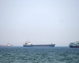 بوادر اتفاق "وشيك" لفتح مضيق هرمز بعد 5 أشهر من الحرب