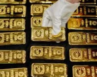 الذهب يهبط 3% ويسجل أدنى مستوى منذ مارس