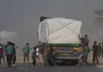 معبر "زيكيم": دخول 79 شاحنة تجارية إلى قطاع غزة اليوم الإثنين