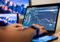 الاقتصاد تحظر التعامل في تداول العملات الأجنبية "الفوركس"