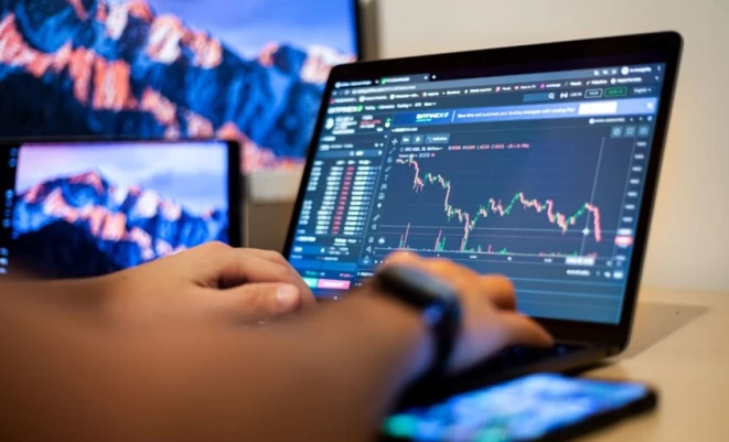 الاقتصاد تحظر التعامل في تداول العملات الأجنبية "الفوركس"