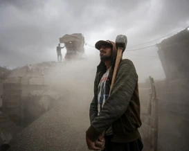 يوم العمال بلا عمل.. العمال في قطاع غزة بين تبعات الحرب والحصار