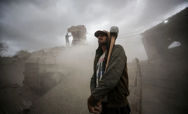 يوم العمال بلا عمل.. العمال في قطاع غزة بين تبعات الحرب والحصار