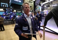 وول ستريت ترتفع بدعم أسهم التكنولوجيا وتراجع أسعار النفط