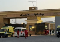 مغادرة 138 مريضًا ومرافقاً من غزة عبر معبر رفح للعلاج بالخارج