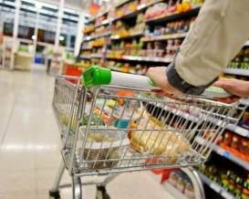 سياسات الاحتلال والرسوم الباهظة تخنق جيوب الفلسطينيين في غزة