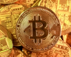 بتكوين ترتفع إلى أعلى مستوى في أسبوعين