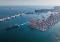 تعليق للعمليات في ميناء صلالة بسلطنة عمان